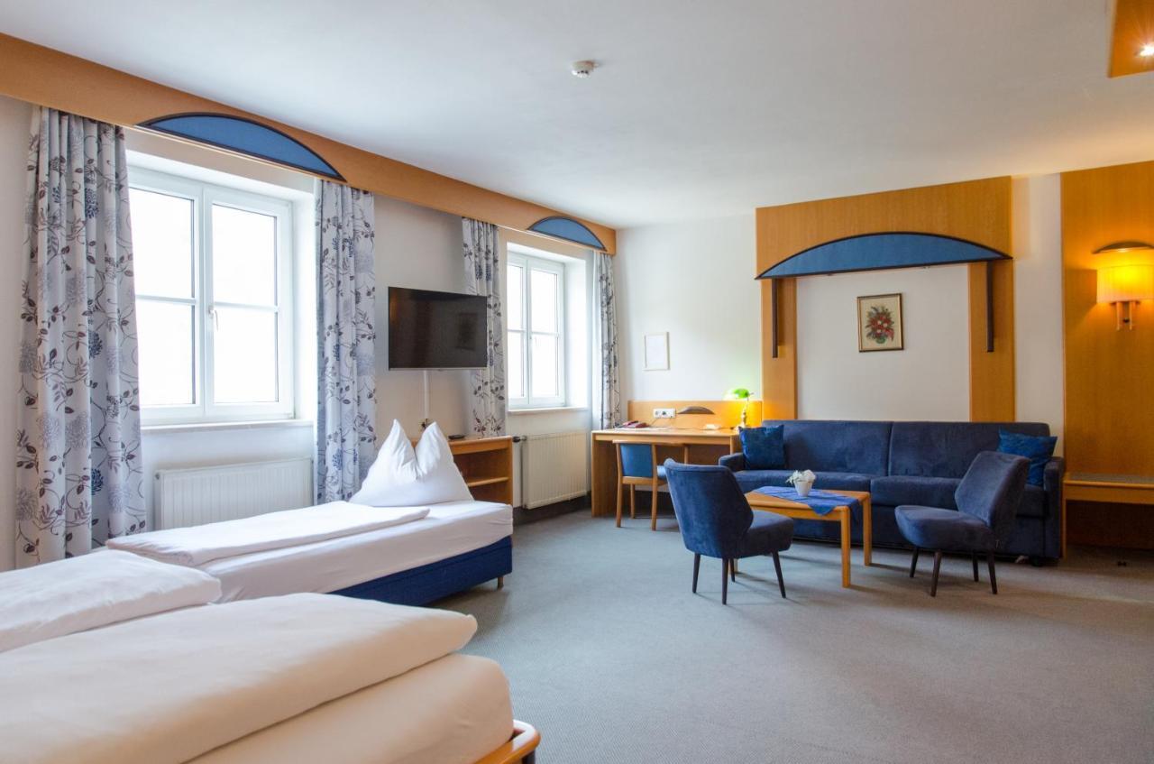 Hotel Goldenes Schiff Engelhartszell Exteriör bild