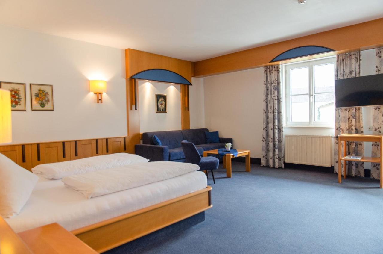Hotel Goldenes Schiff Engelhartszell Exteriör bild