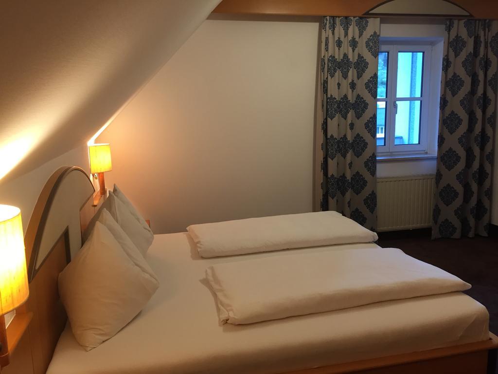 Hotel Goldenes Schiff Engelhartszell Exteriör bild