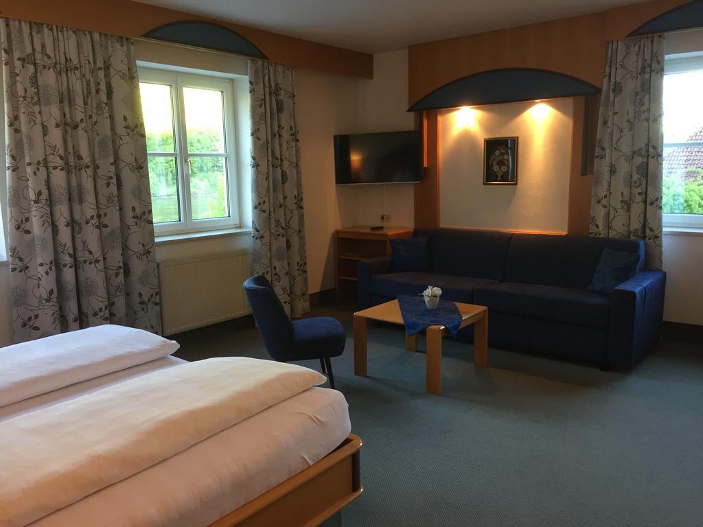 Hotel Goldenes Schiff Engelhartszell Exteriör bild