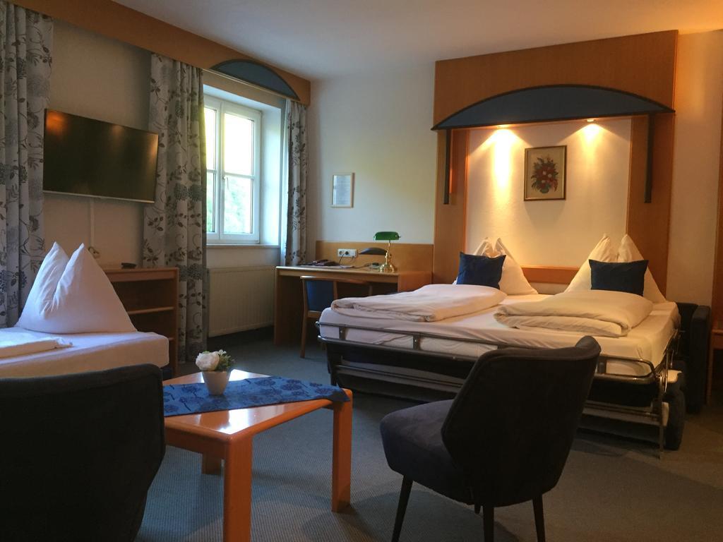 Hotel Goldenes Schiff Engelhartszell Exteriör bild