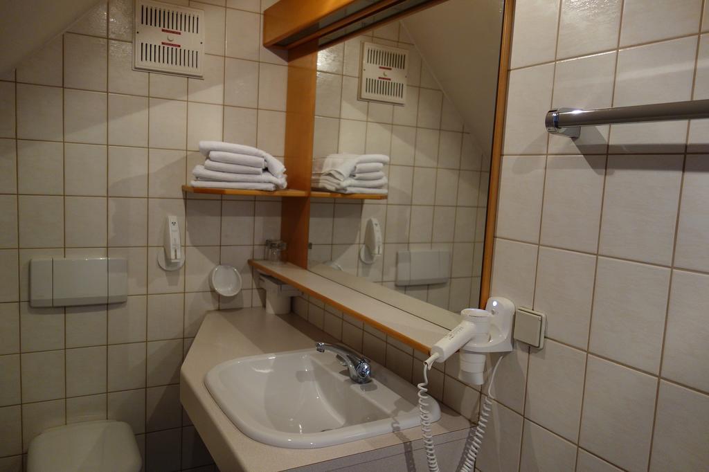 Hotel Goldenes Schiff Engelhartszell Exteriör bild